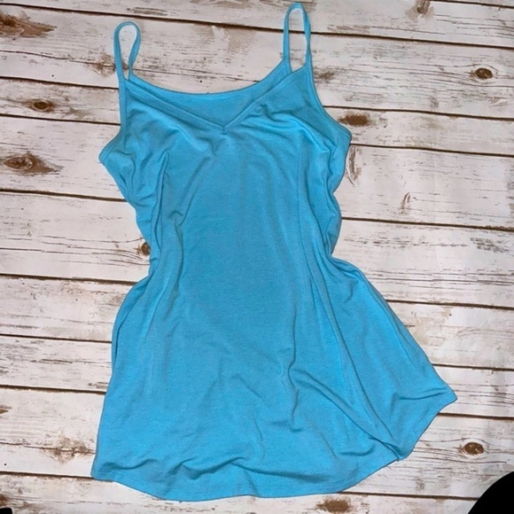 Zenana Outfitters Tops - Zenana Reversible Style Flowy Tank